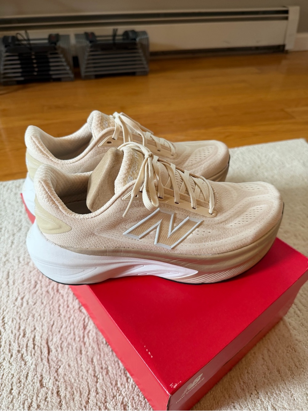 New Balance Fresh Foam X More v6 Beige Sneakers Women’s 10